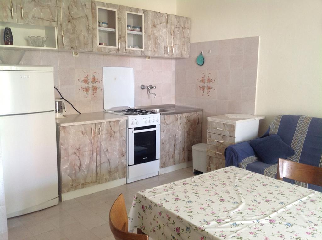 Apartments Radulovic Biograd Na Moru Quarto foto